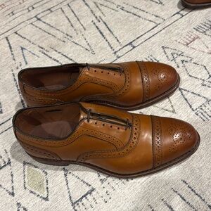 Brand new Allen Edmonds Strand Cap-toe Oxford Dress Shoe size 10 3E walnut brown